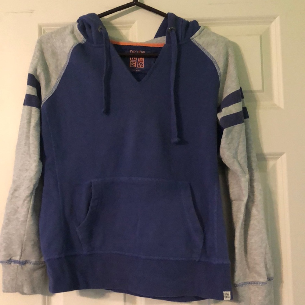 Nollie V-Neck Hoodie
